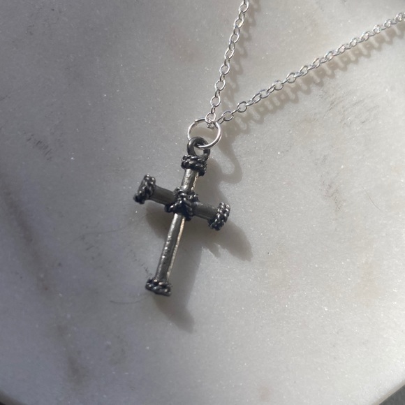 Cross pendant Neckalce - Picture 3 of 6